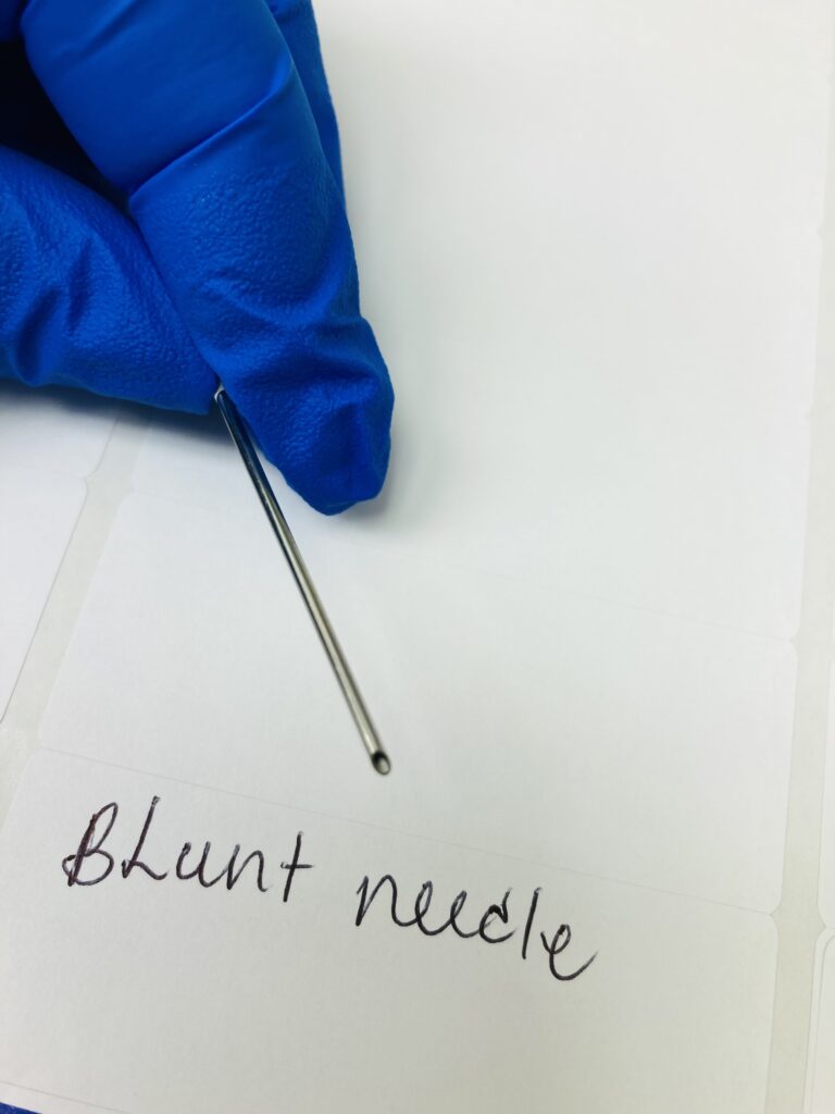 tip of a blunt needle