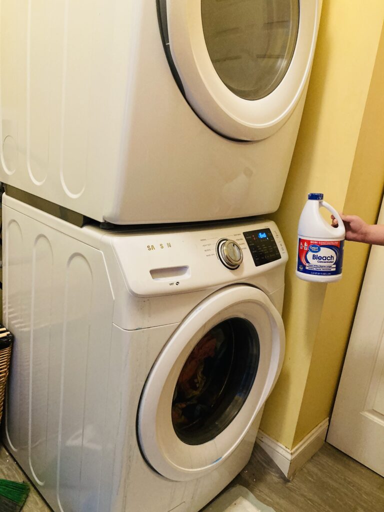 Bleach role in laundry ,washer and dryer